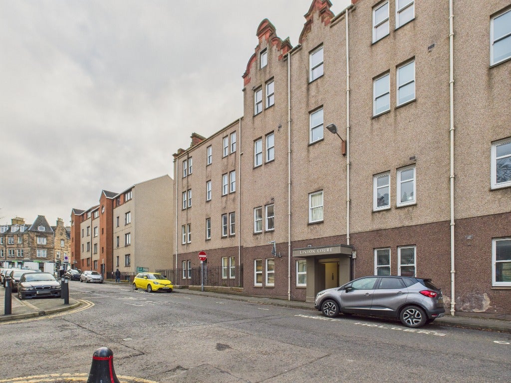 Flat Murieston Road in City of Edinburgh