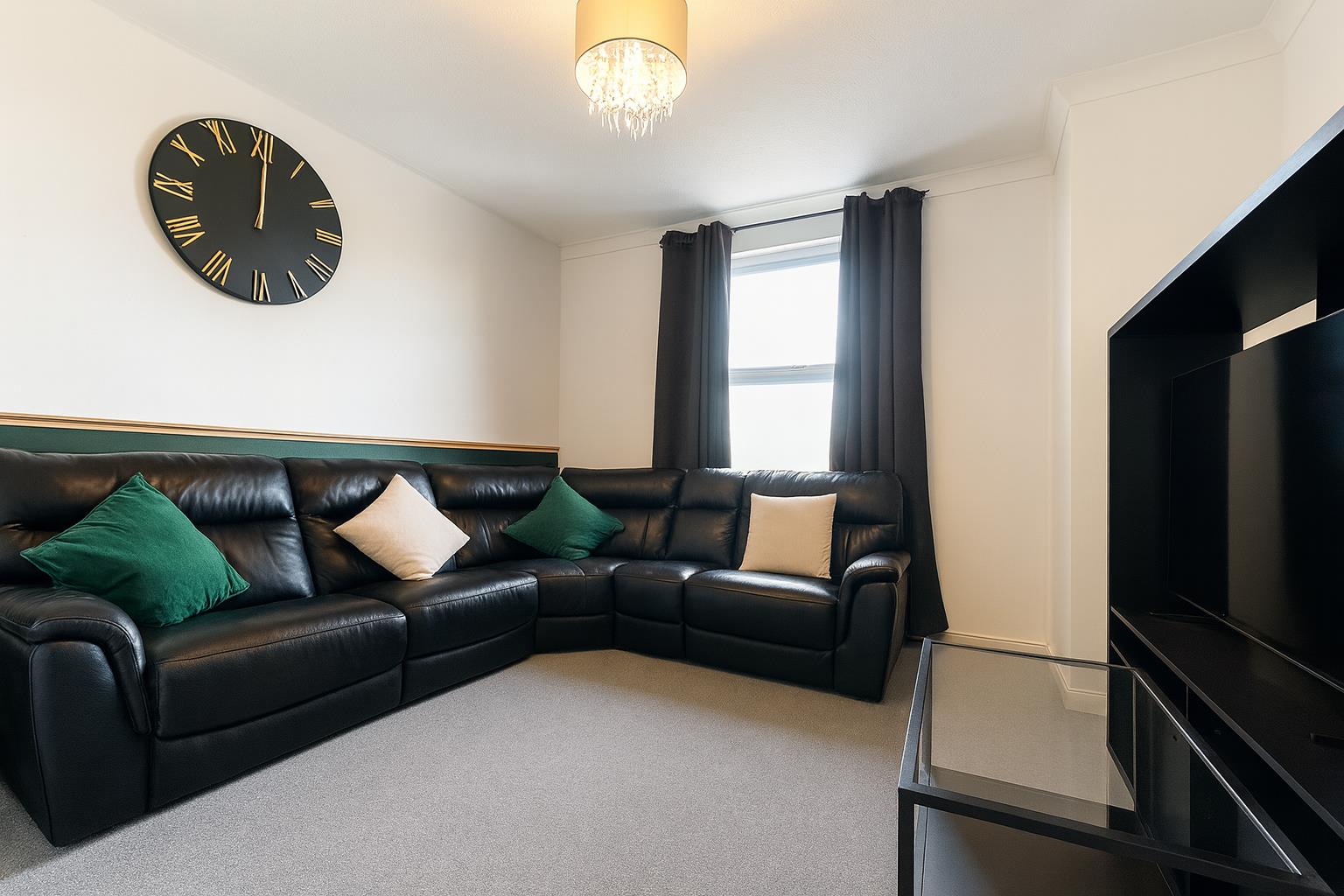 Flat Purbeck Road in Chatham