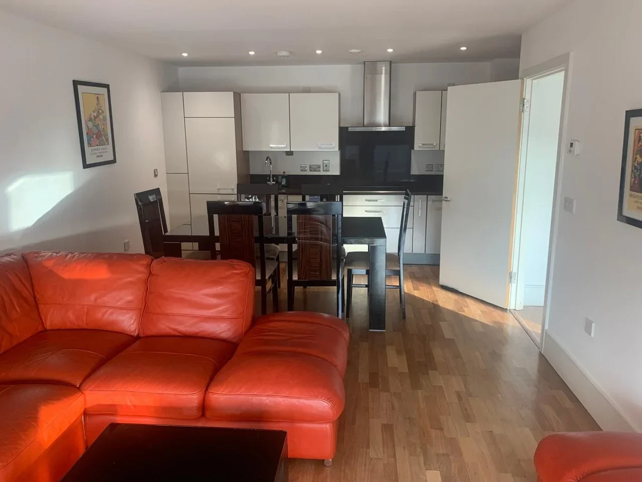 Flat Conewood Street in Greater London