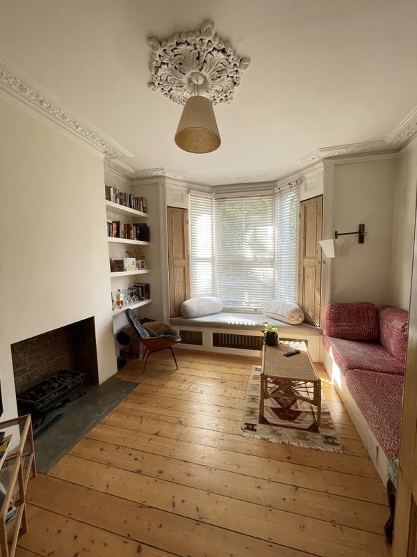 Room Clifden Road in Greater London