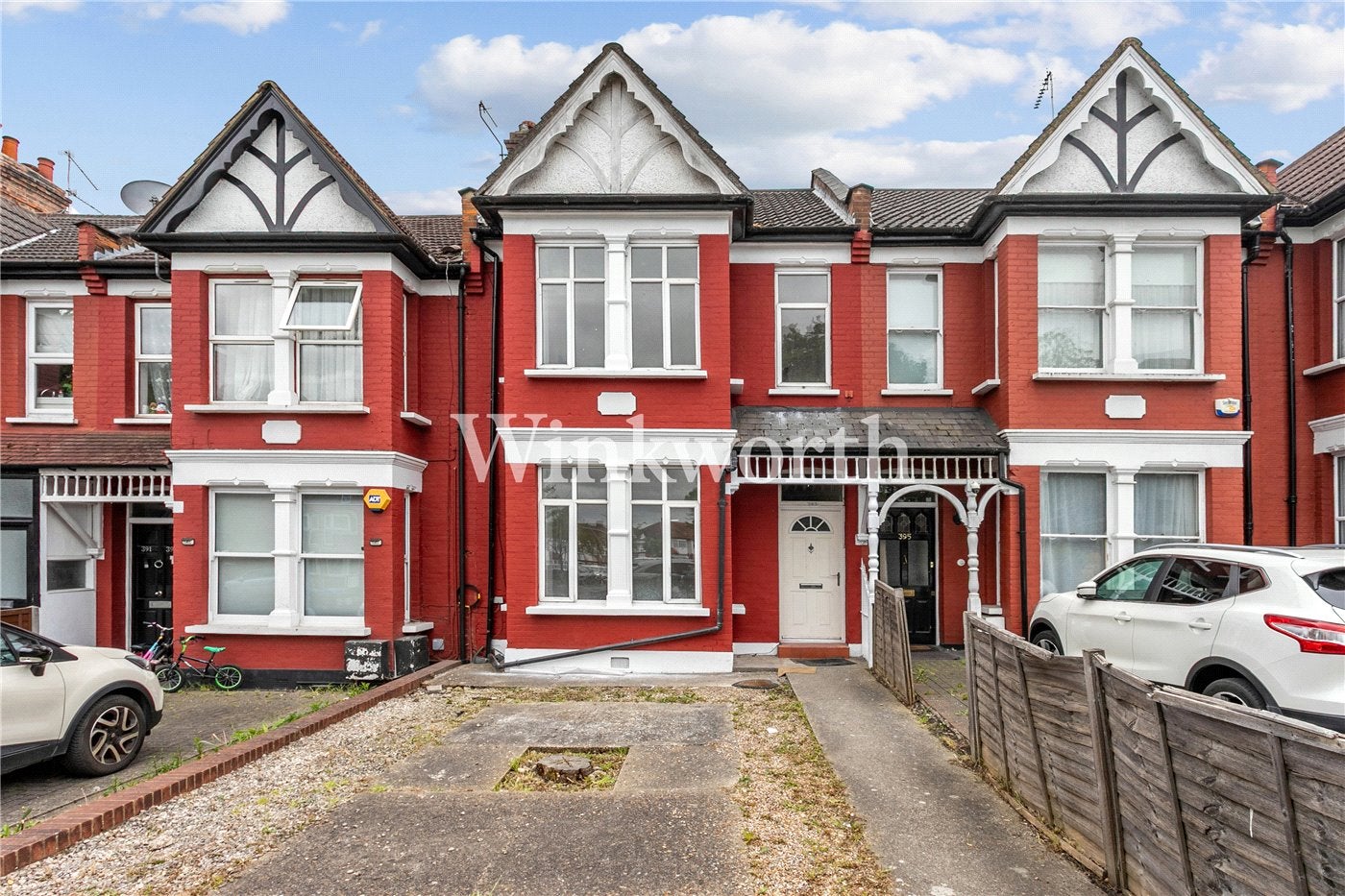 House Bowes Road in Greater London