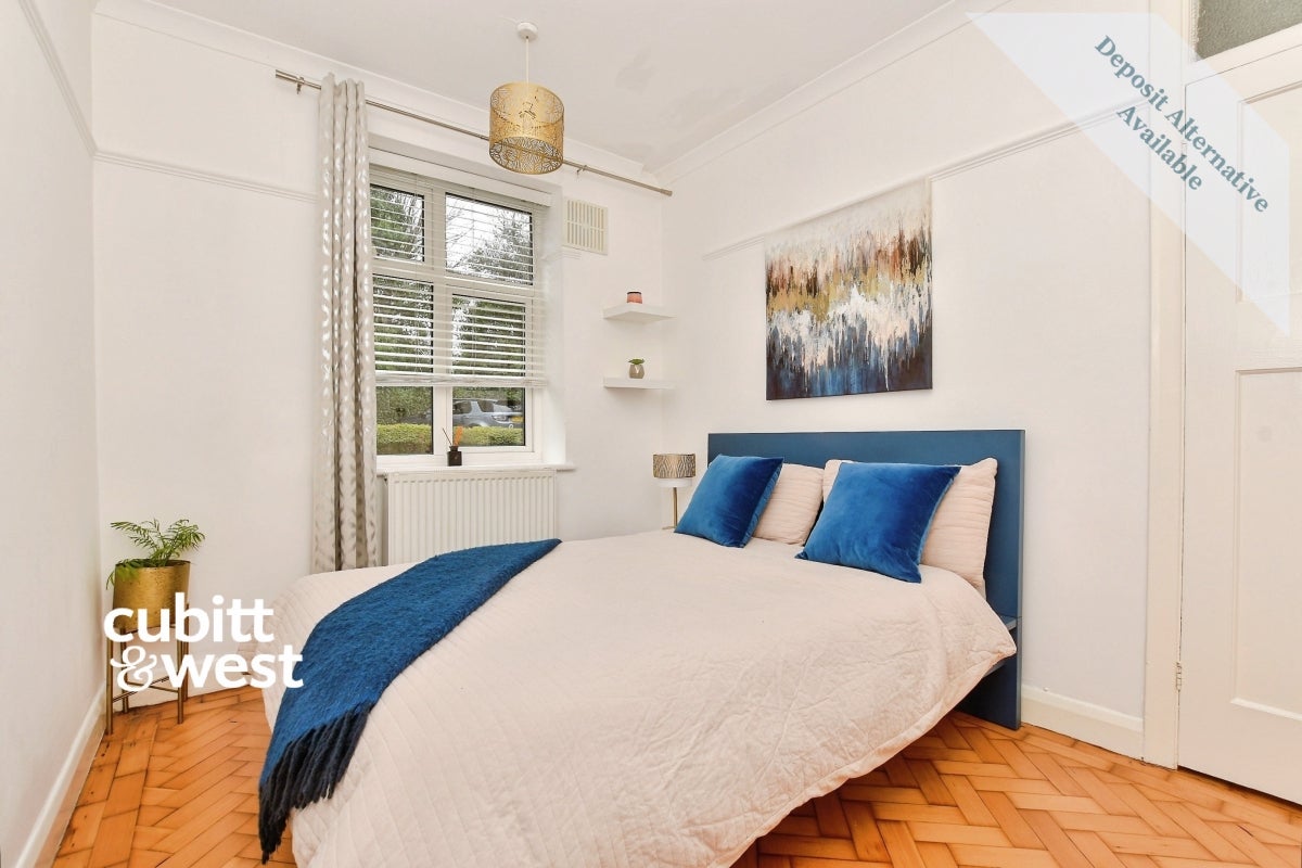 Flat Twickenham Close in Greater London