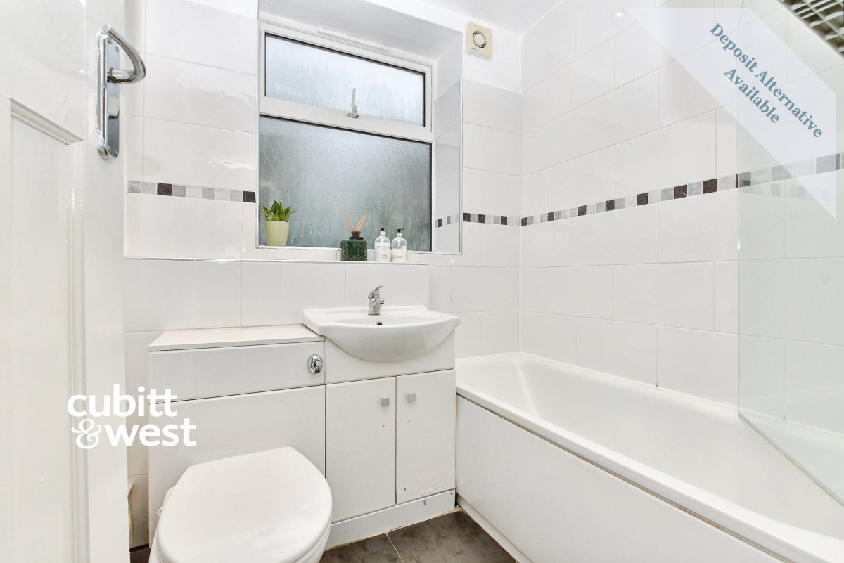 Flat Twickenham Close in Greater London