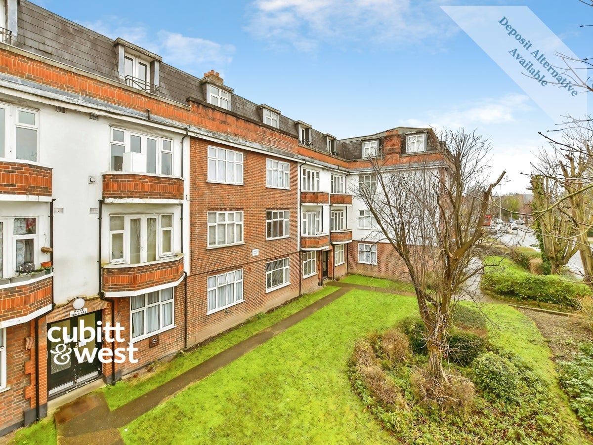 Flat Twickenham Close in Greater London