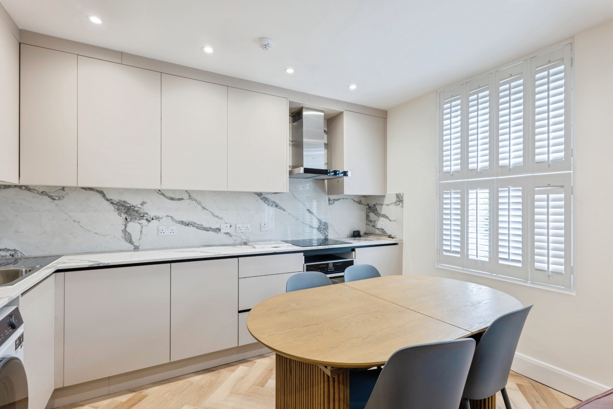 Flat Salusbury Road in Greater London