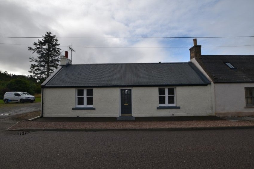 House B9015 in Mosstodloch