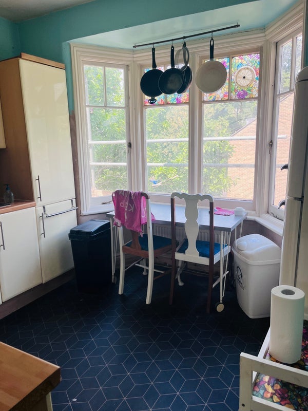 Room Boyne Road in Greater London
