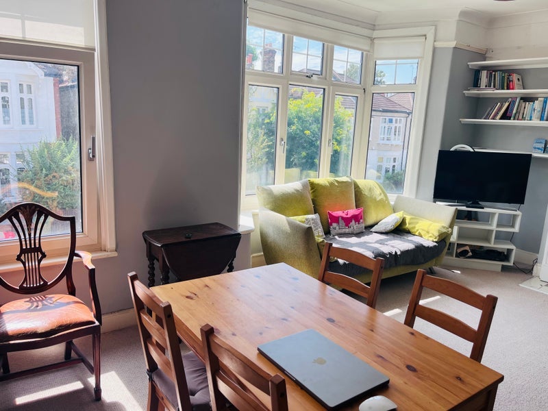Room Boyne Road in Greater London