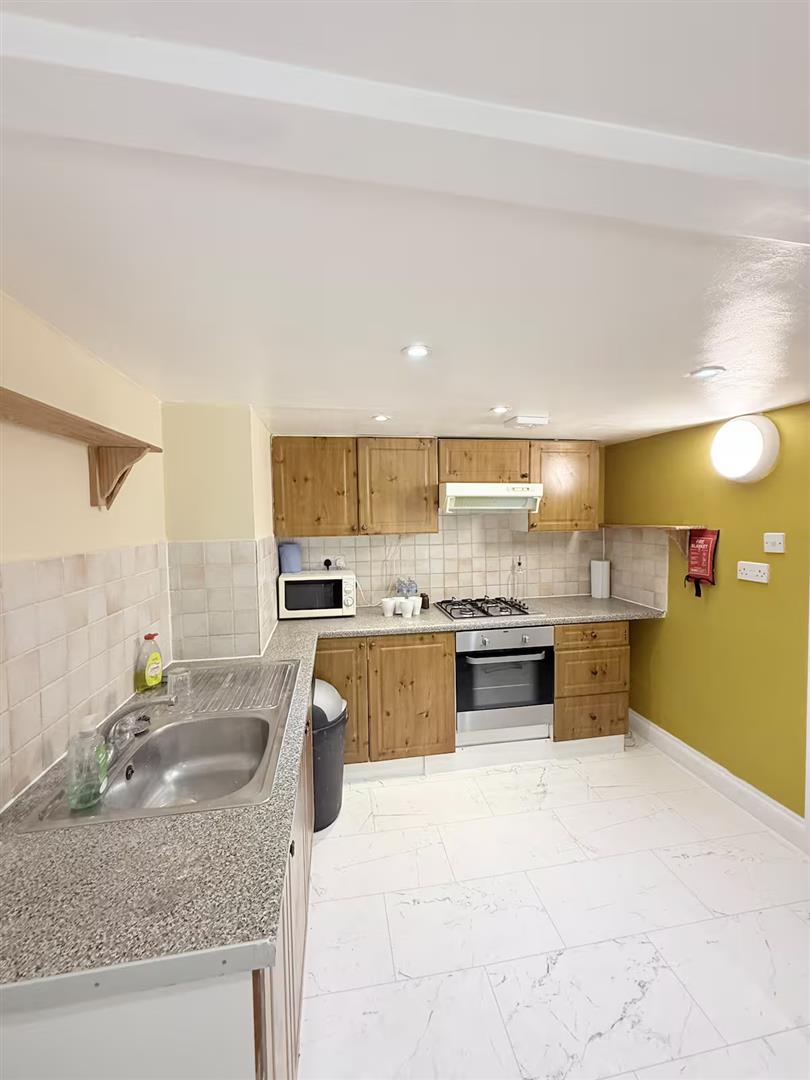 Flat West End Lane in Greater London