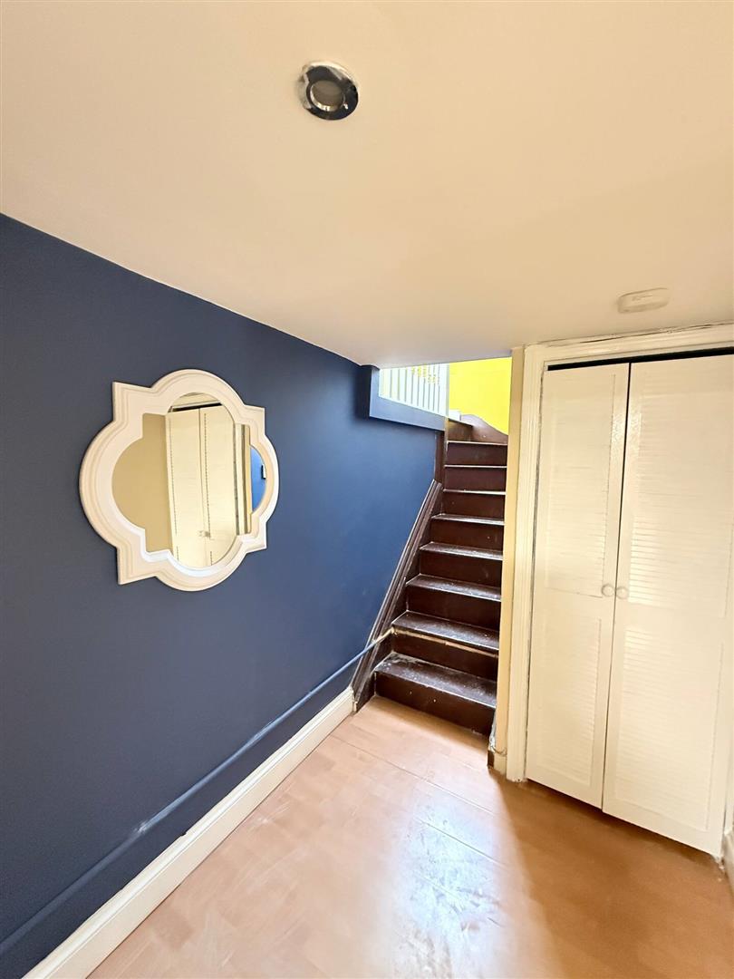 Flat West End Lane in Greater London