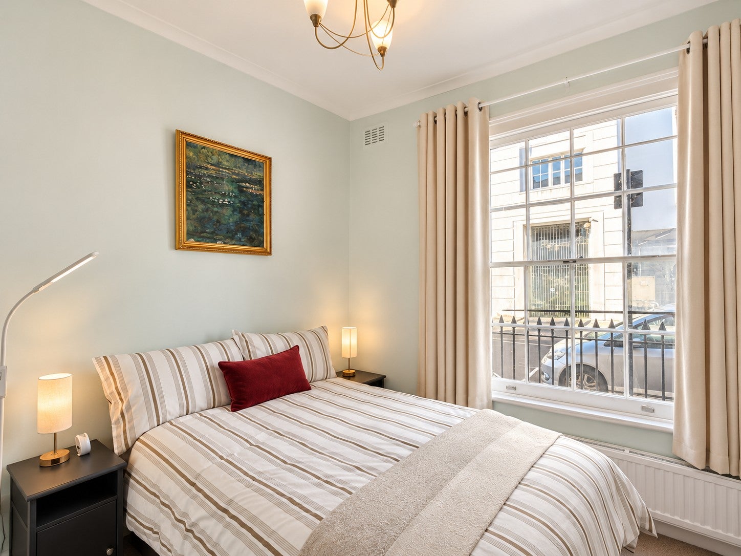 Flat Jamestown Road in Greater London