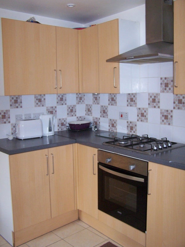 Room Courthill Road in Greater London
