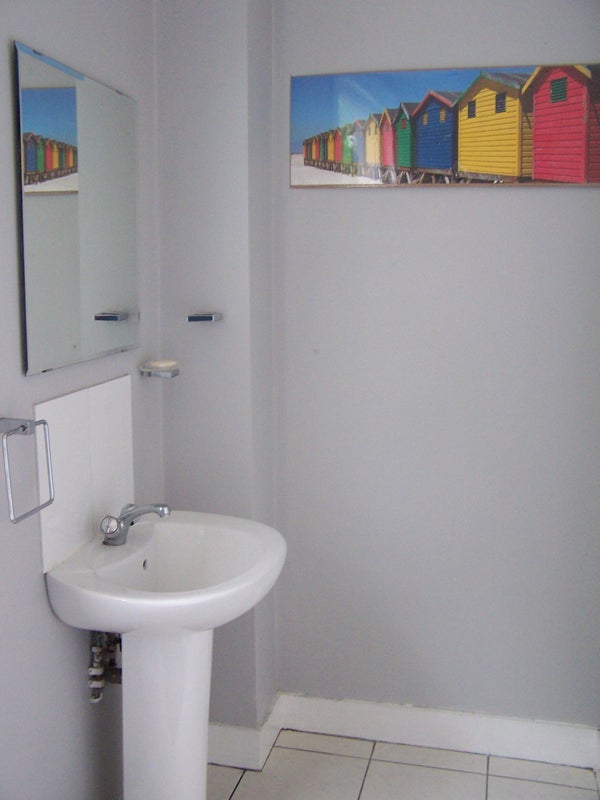 Room Courthill Road in Greater London