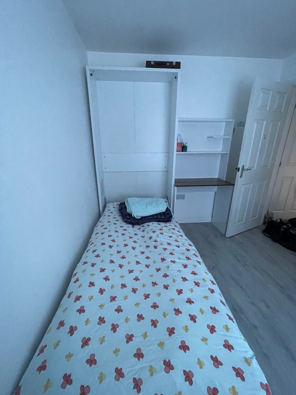 Room John Hall Close in Bristol