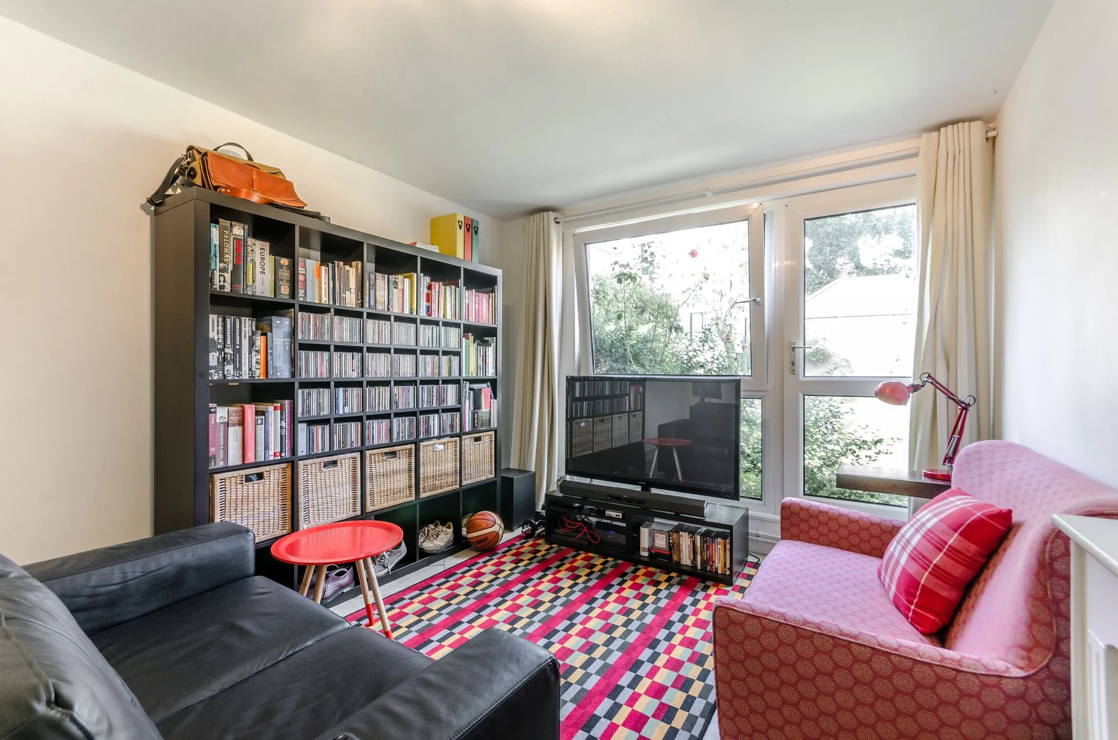Flat Morea Mews in Greater London