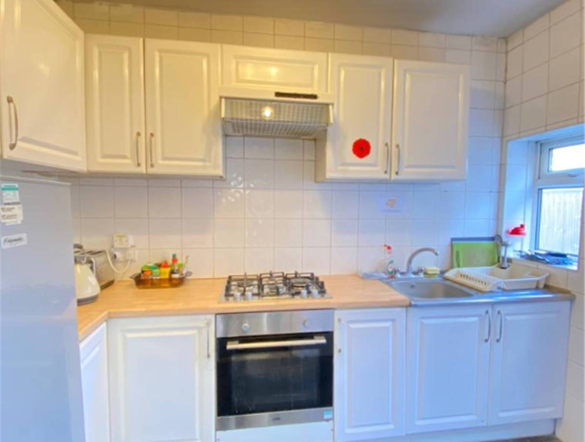 Flat Embleton Road in Greater London