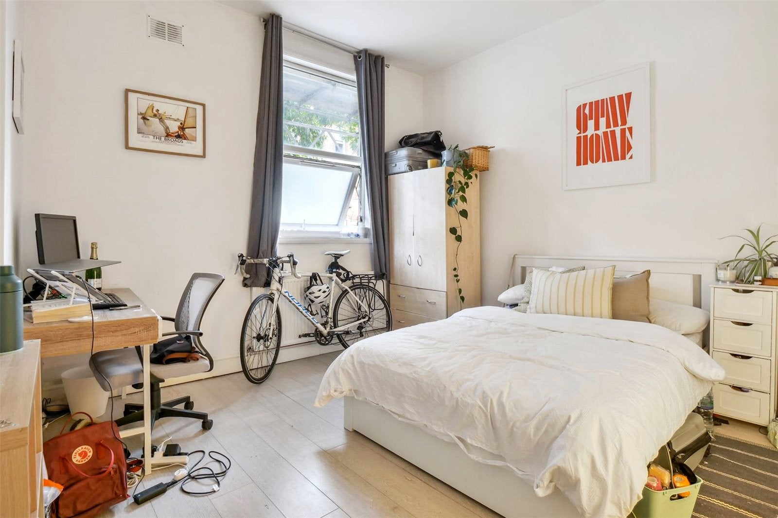 Flat Chatsworth Road in Greater London