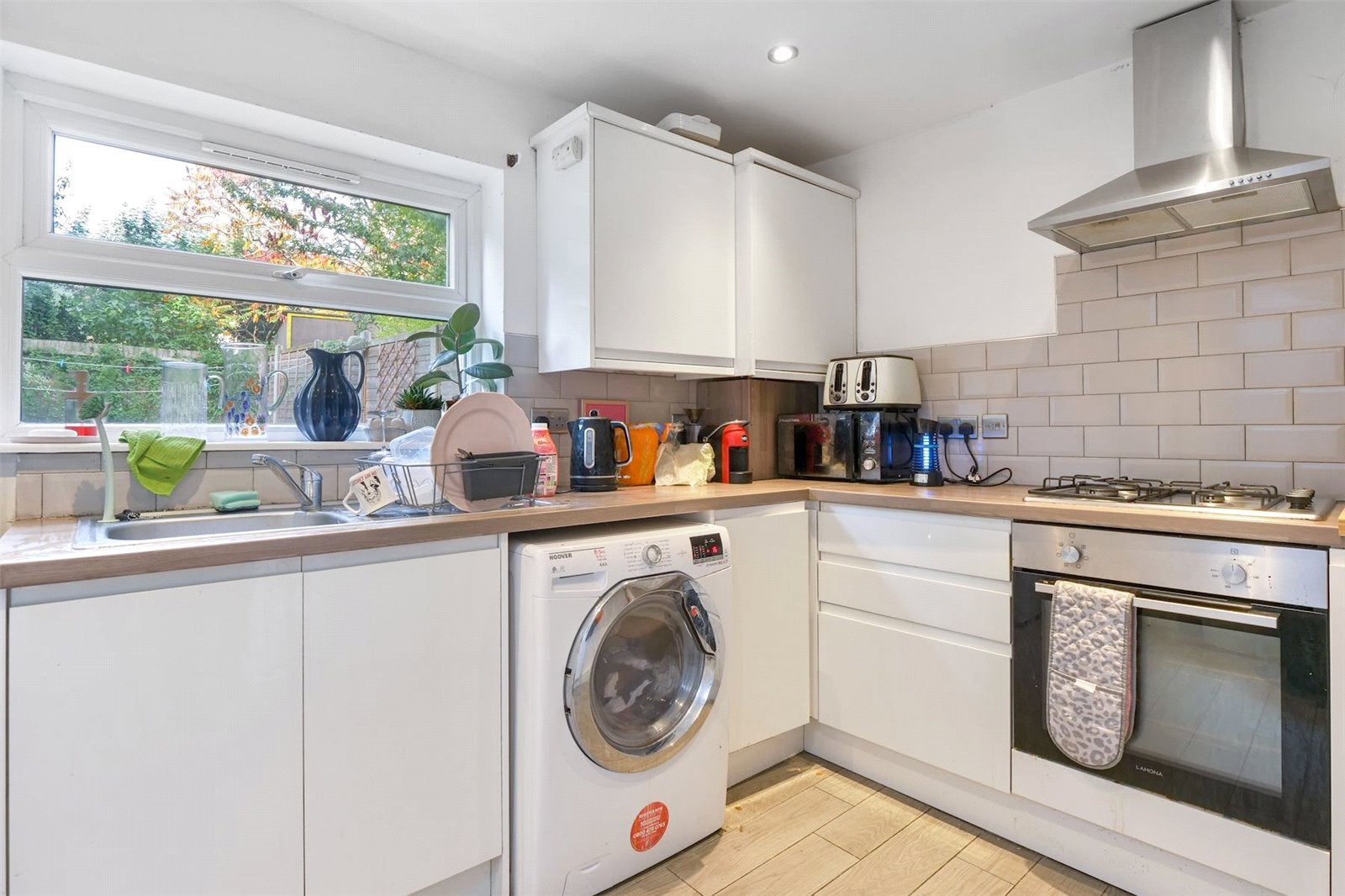 Flat Chatsworth Road in Greater London