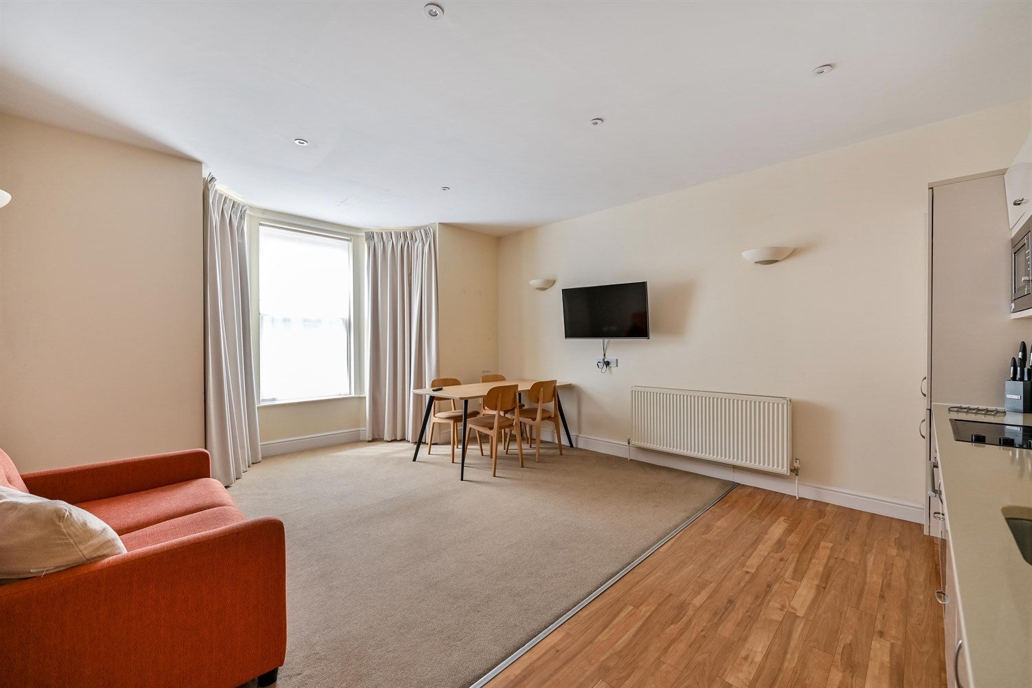 Flat Castle Crescent in Reading