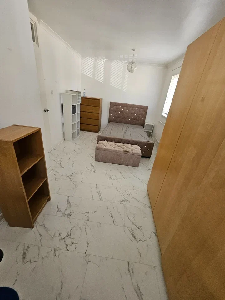 Room Sutton Road in Greater London