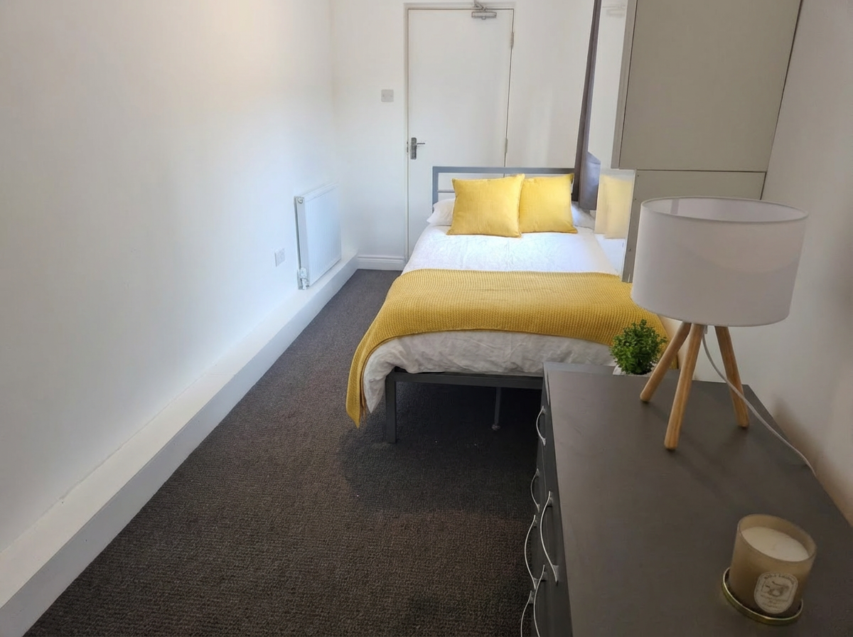 Room College Street in South Kesteven