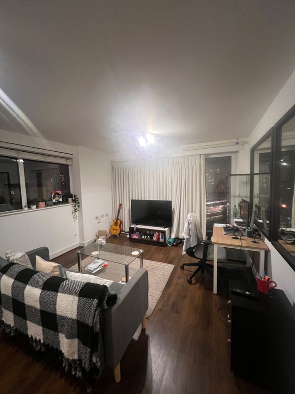 Flat Tarves Way in Greater London