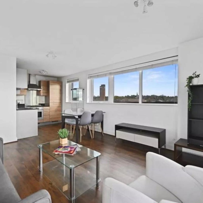 Room Tarves Way in Greater London