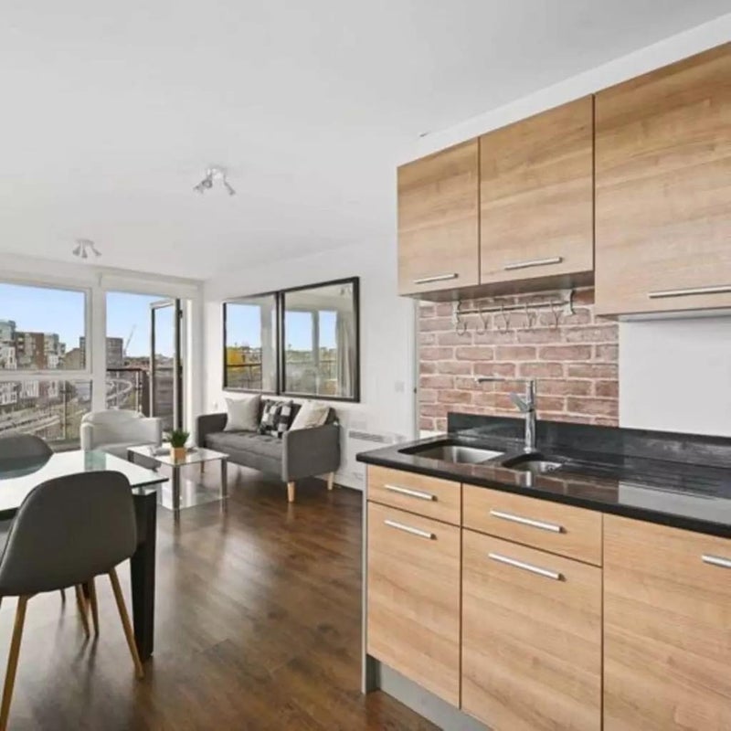 Room Tarves Way in Greater London
