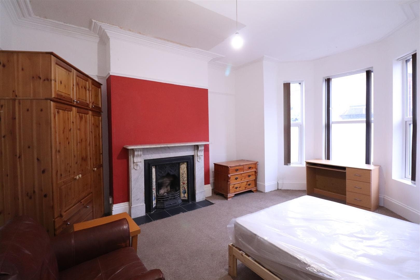 Room Carlyle Road in Birmingham