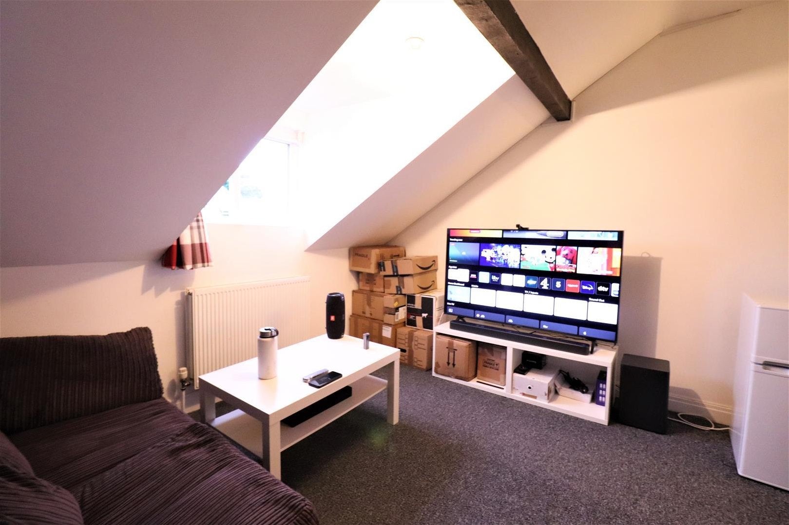 Room Carlyle Road in Birmingham
