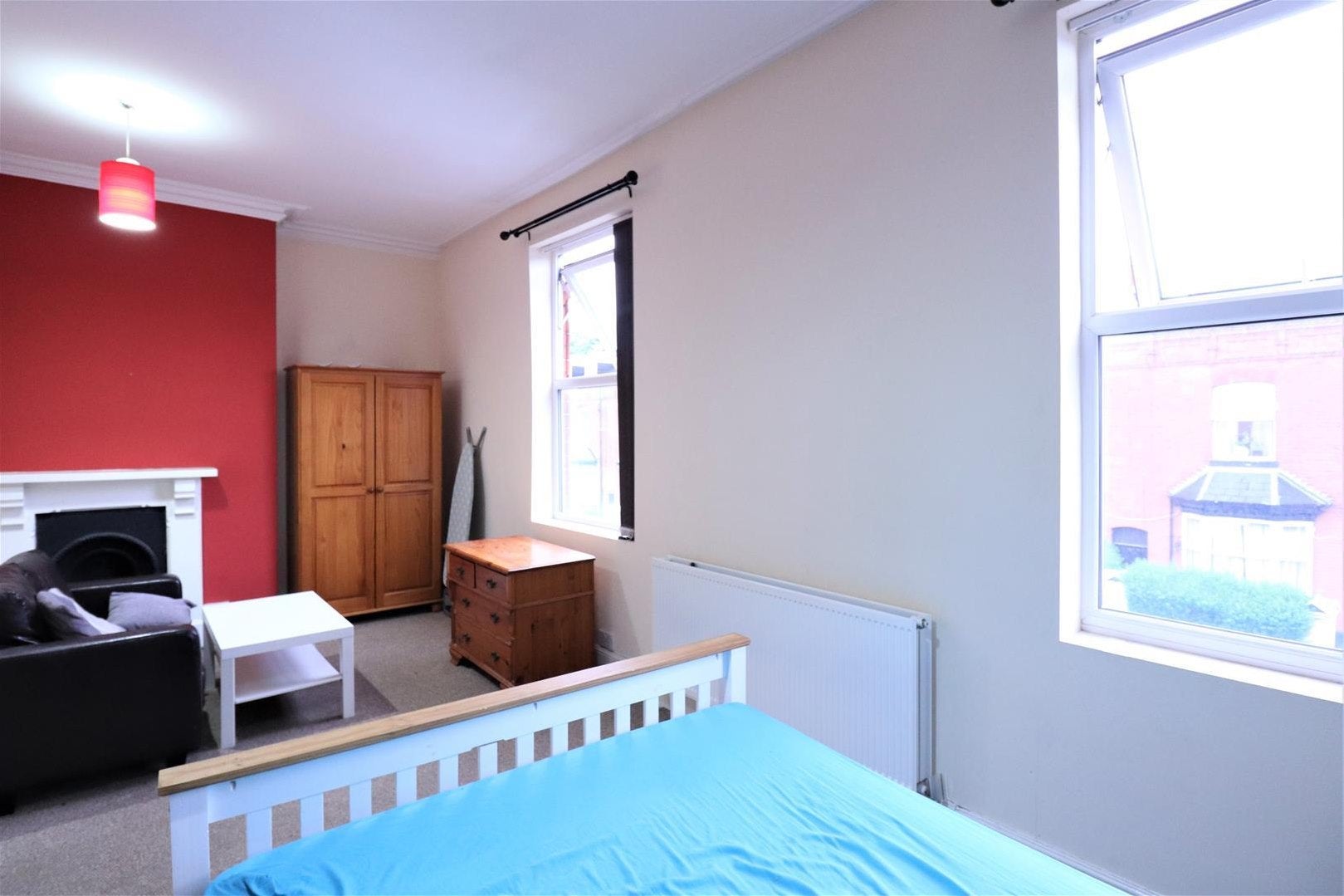 Room Carlyle Road in Birmingham