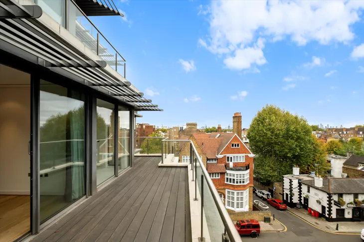 Flat Wycombe Square in Greater London