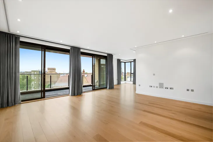 Flat Wycombe Square in Greater London
