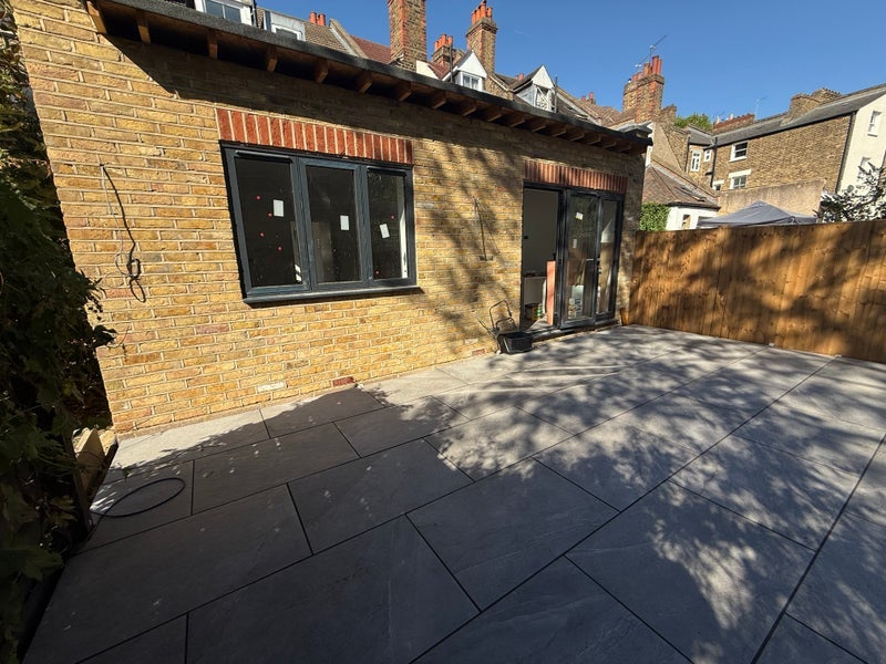 Flat Adelaide Avenue in Greater London