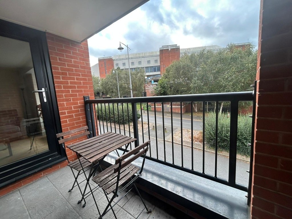 Flat King Edwards Road in Birmingham