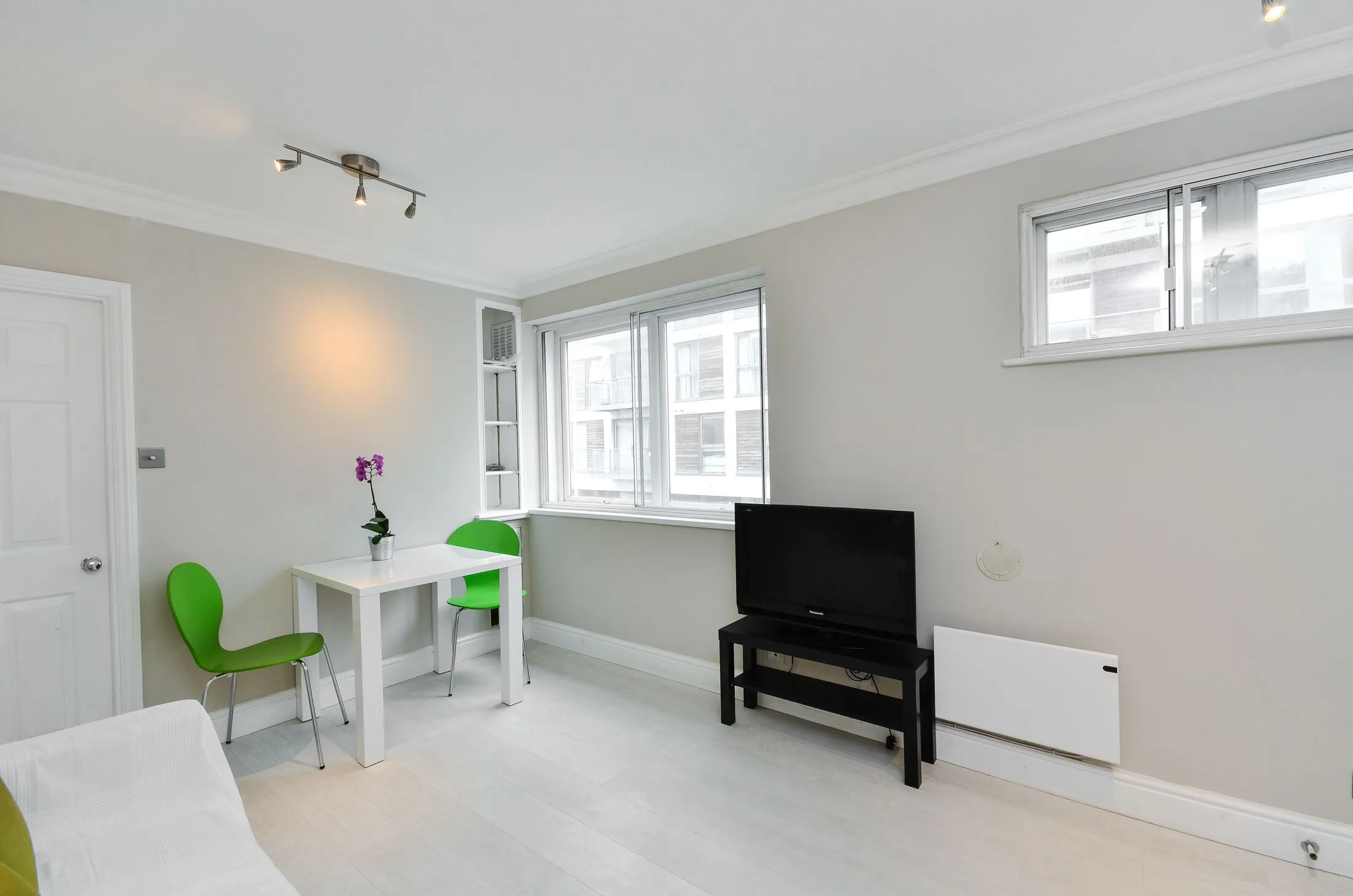 Flat Fulham Road in Greater London