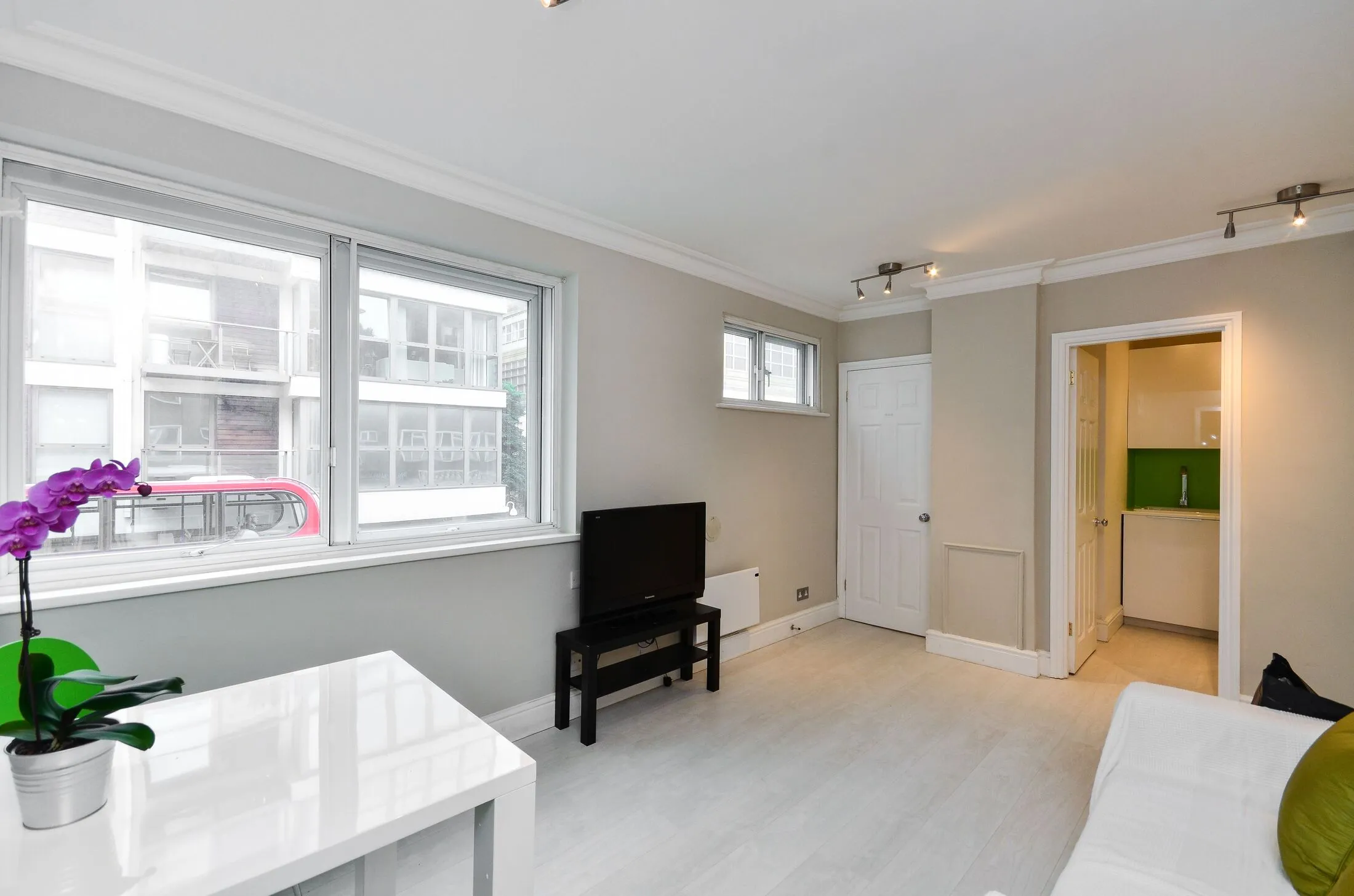 Flat Fulham Road in Greater London