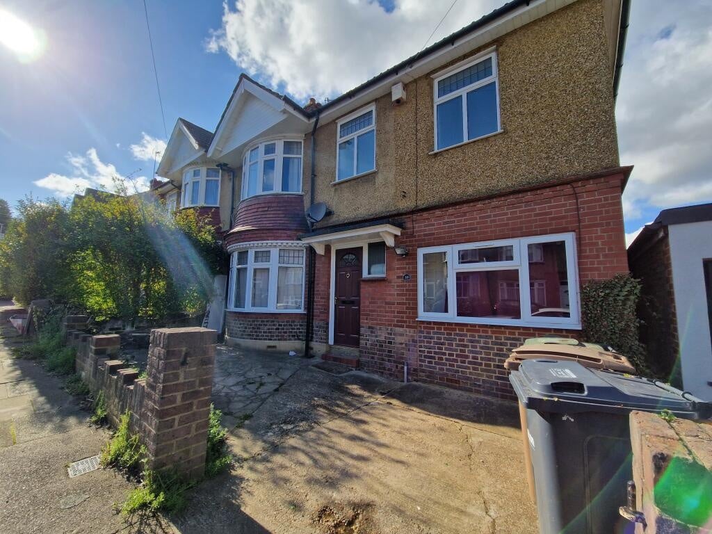 House Alton Road in Luton