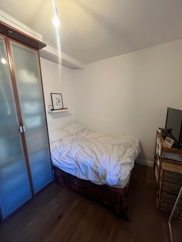 Room Kennington Park Road in Greater London