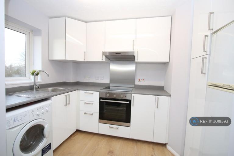 Flat Fairfield Close in Greater London