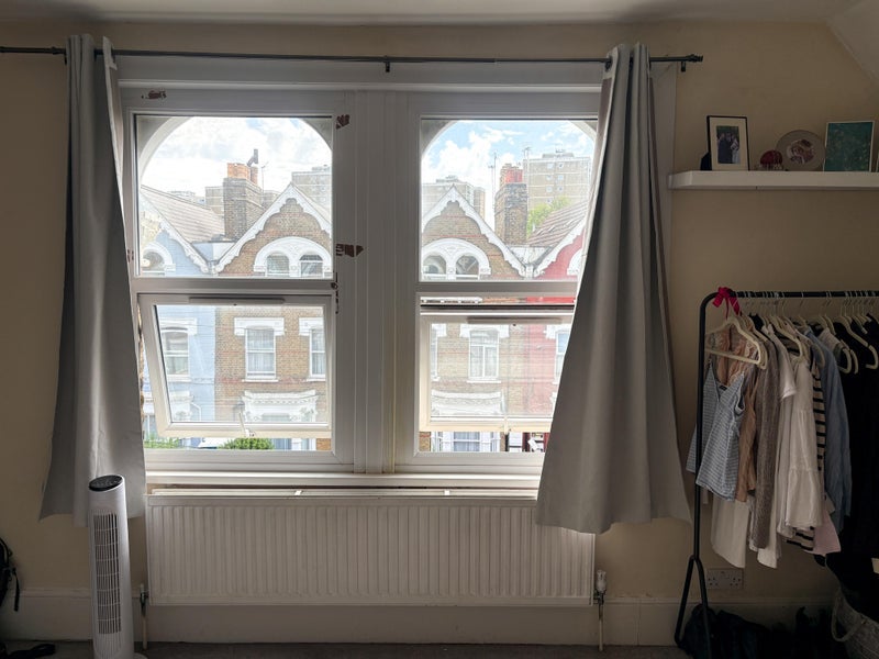 Room Hermitage Road in Greater London