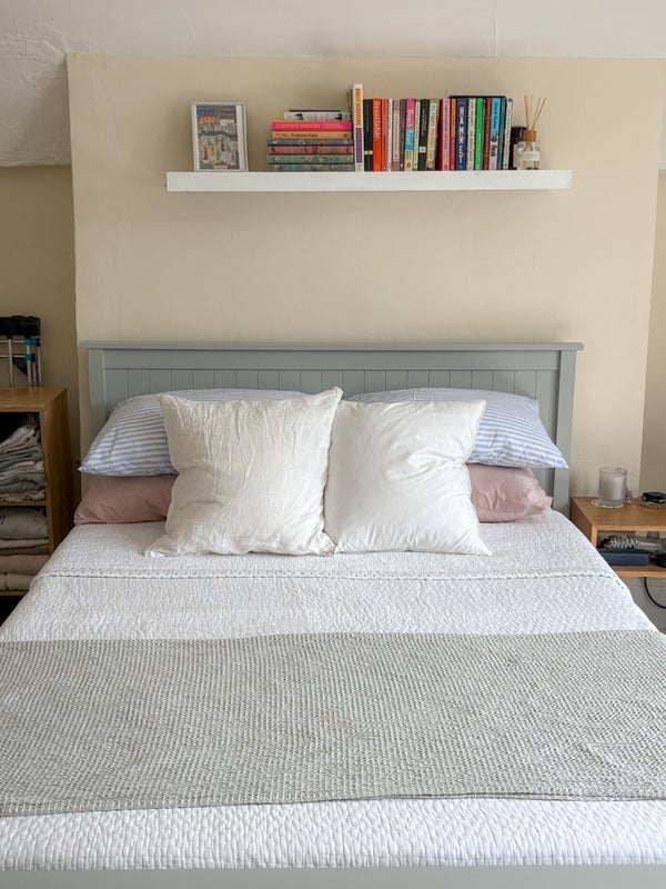 Room Hermitage Road in Greater London