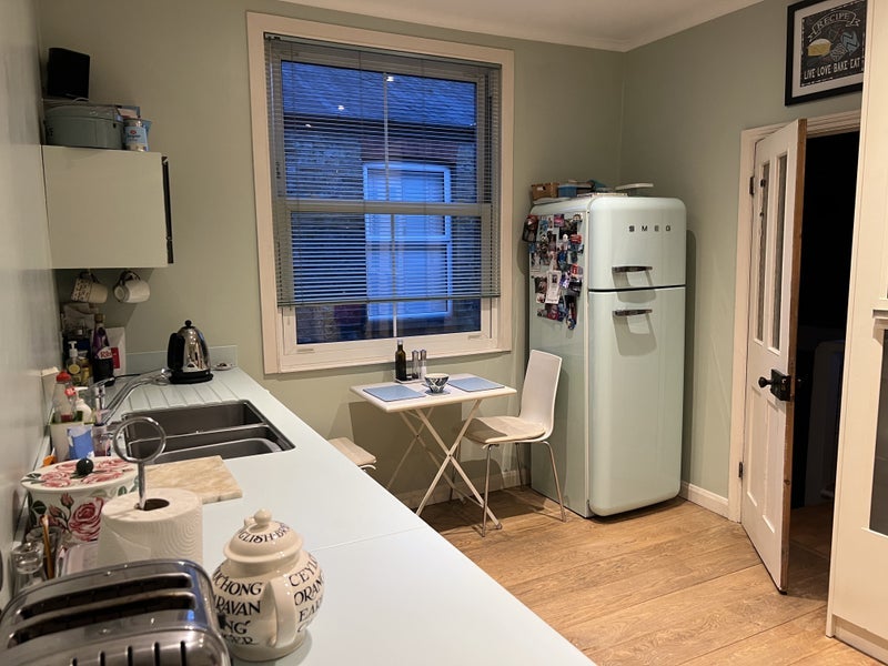 Room Lower Richmond Road in Greater London