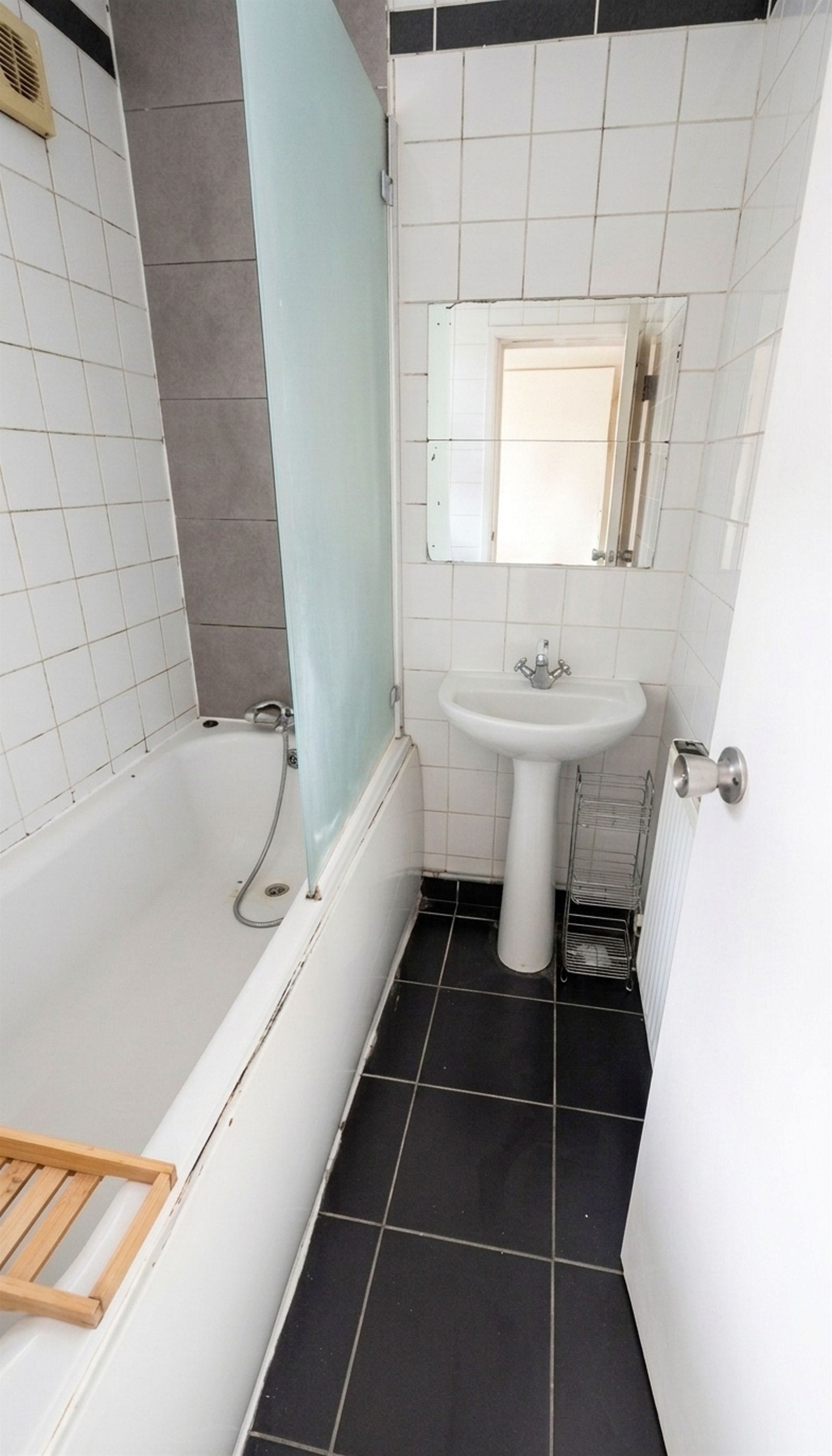 Flat Maygood Street in Greater London