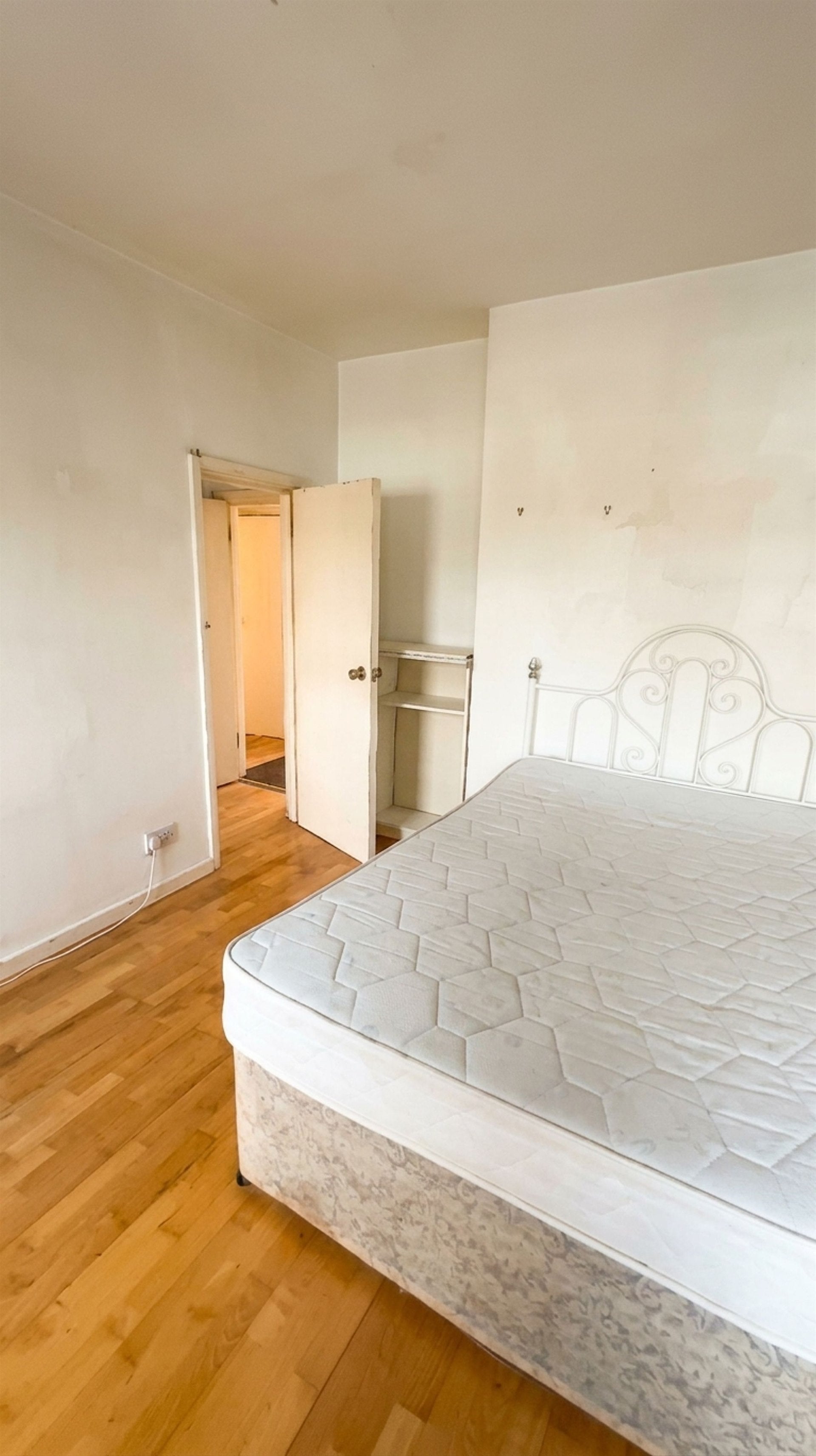 Flat Maygood Street in Greater London