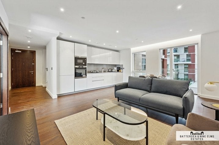 Flat Lanchester Way in Greater London