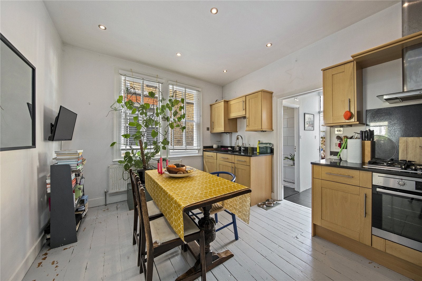 Flat Winchester Road in Greater London