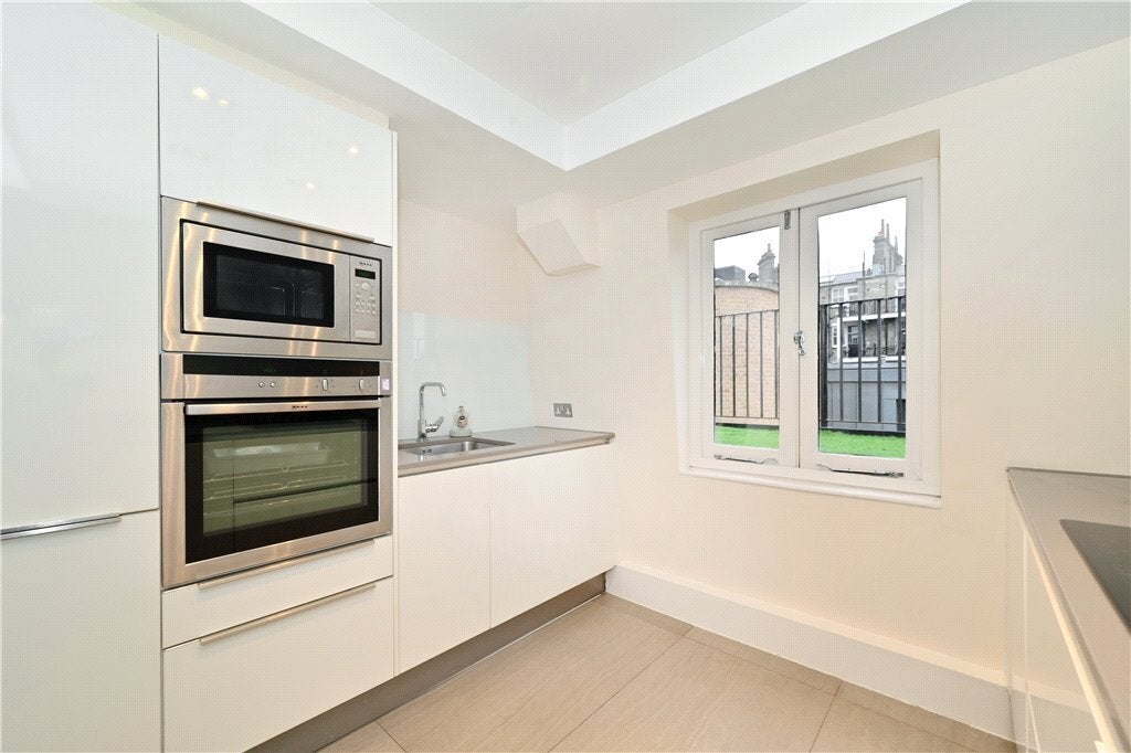 Flat Baker Street in City of Westminster