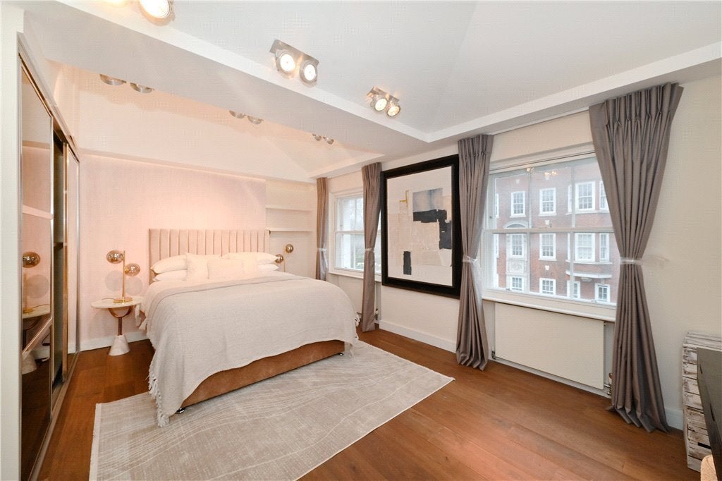 Flat Baker Street in City of Westminster