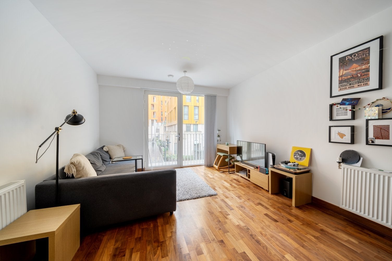 Flat Cyrus Field Street in Greater London